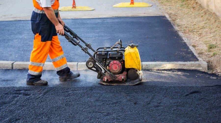 Professional gutter cleaning in Sabula, IA